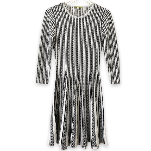 GIANNI BINI Knit Sweater Dress Midi Fit Flare Ivory Black Stripe Size Medium - Picture 6 of 9